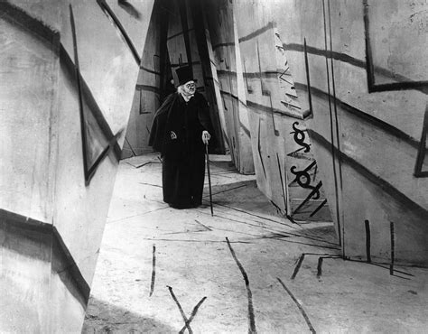  Cabinet of Dr. Caligari: Bir İfadecilik Ünlüsü ve Gölge Oyunları!